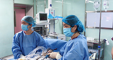 剥除肌瘤16个 最大直径5公分 腹腔镜微创手术为患者带来新生
